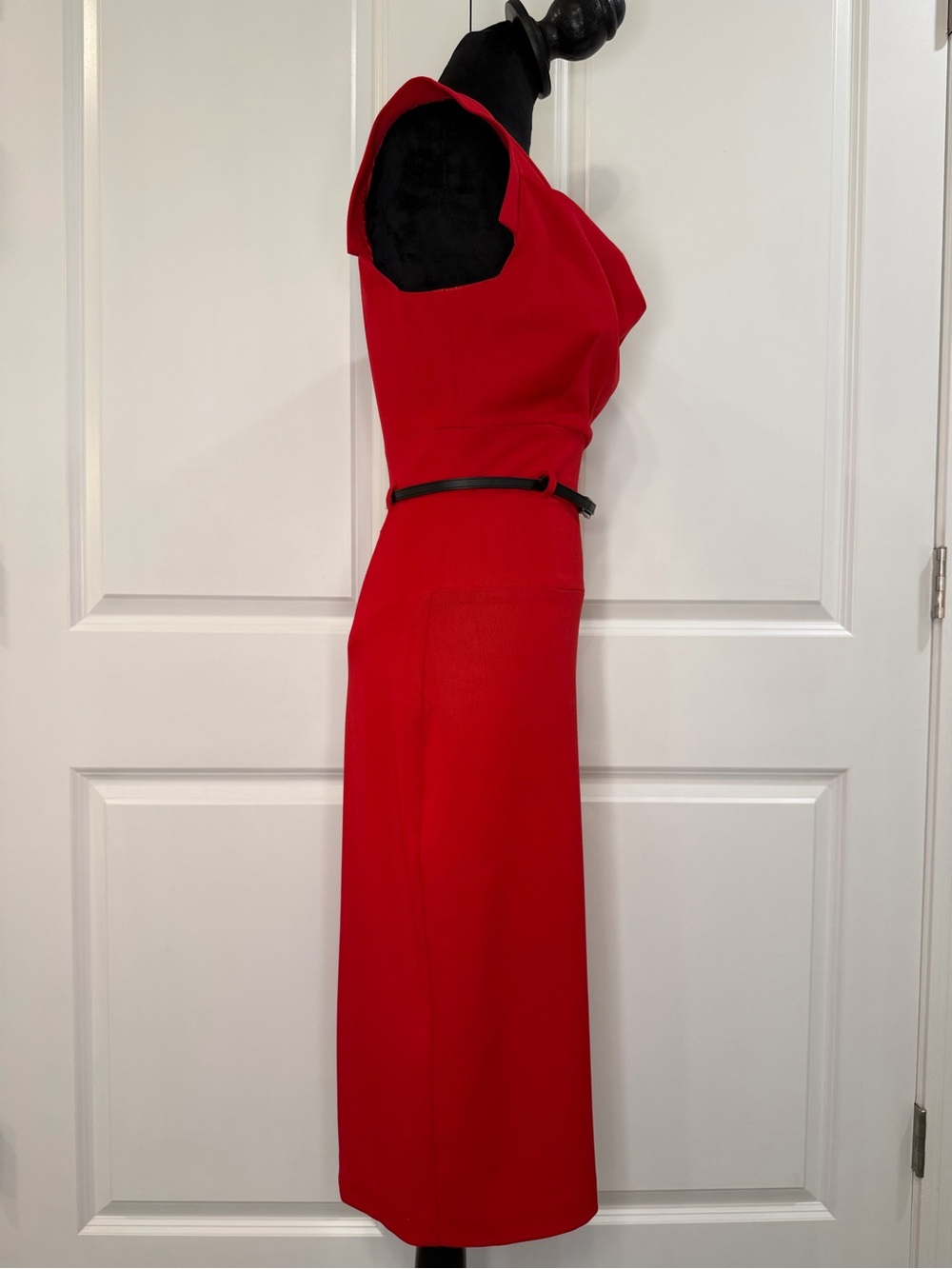 Black Halo Red Midi Sheath Dress with Slim Black Belt Size 2 - Picture 5 of 16